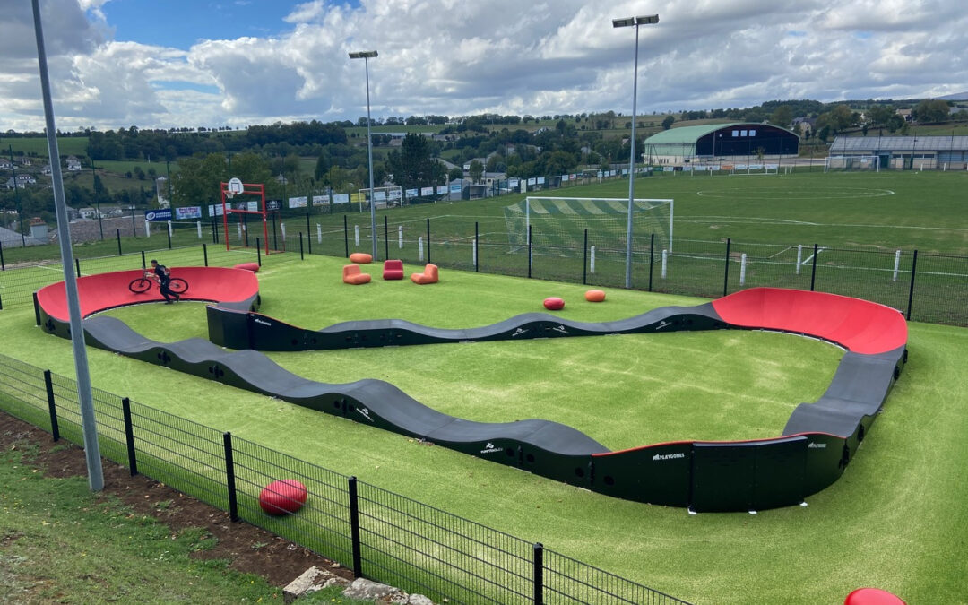 « Virevoltez avec Nous : Notre Projet de Pumptrack vous Propulse vers l’Aventure! »